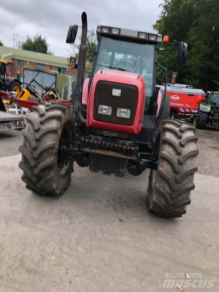 Massey Ferguson 8240 Tractoren