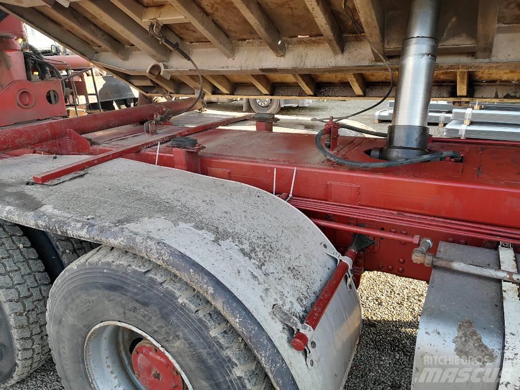 Iveco Cursor Vlakke laadvloer met kraan