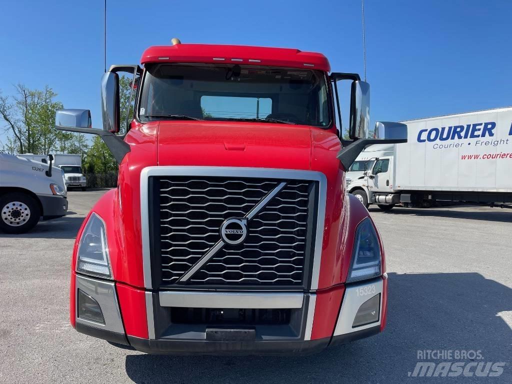 Volvo VNL64T300 Trekkers