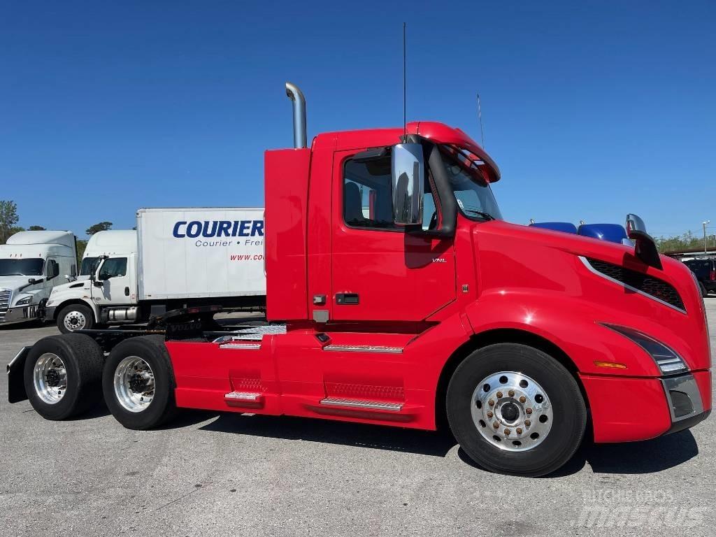 Volvo VNL64T300 Trekkers