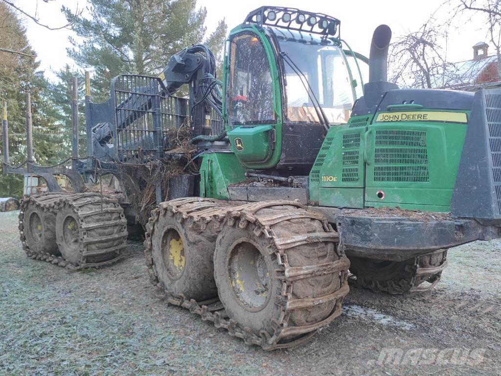 John Deere 1110 E Forwarders
