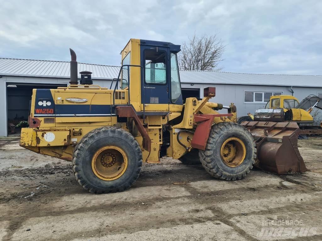 Komatsu WA 250 Wielladers