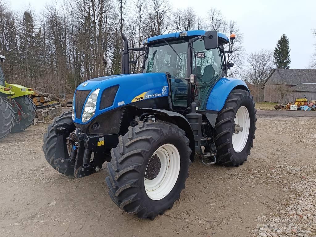 New Holland T7040 Tractoren