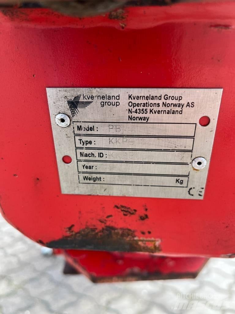 Kverneland PB100 Wentelploegen