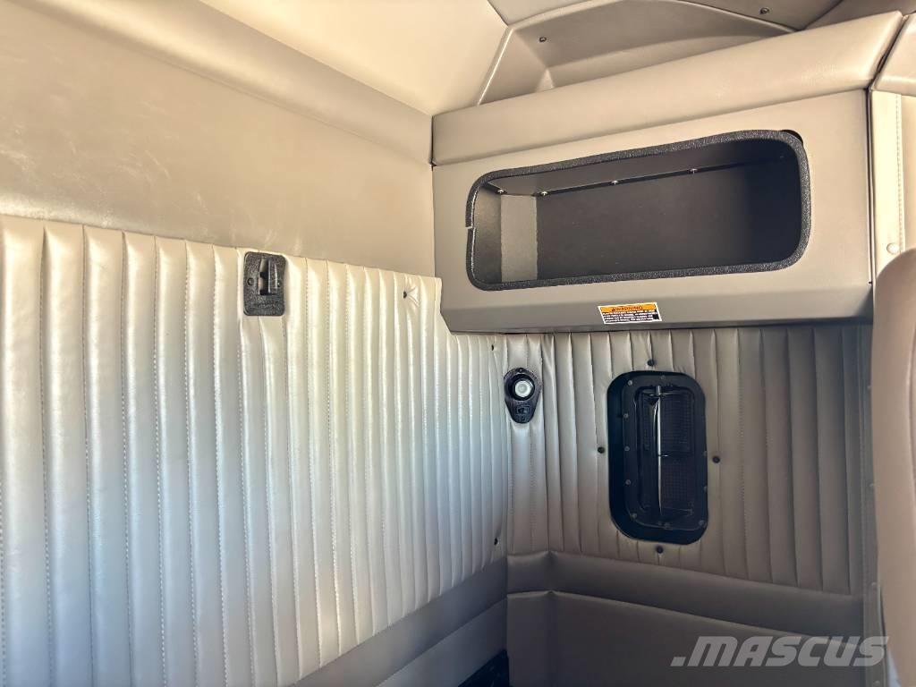 Kenworth T 800 Trekkers