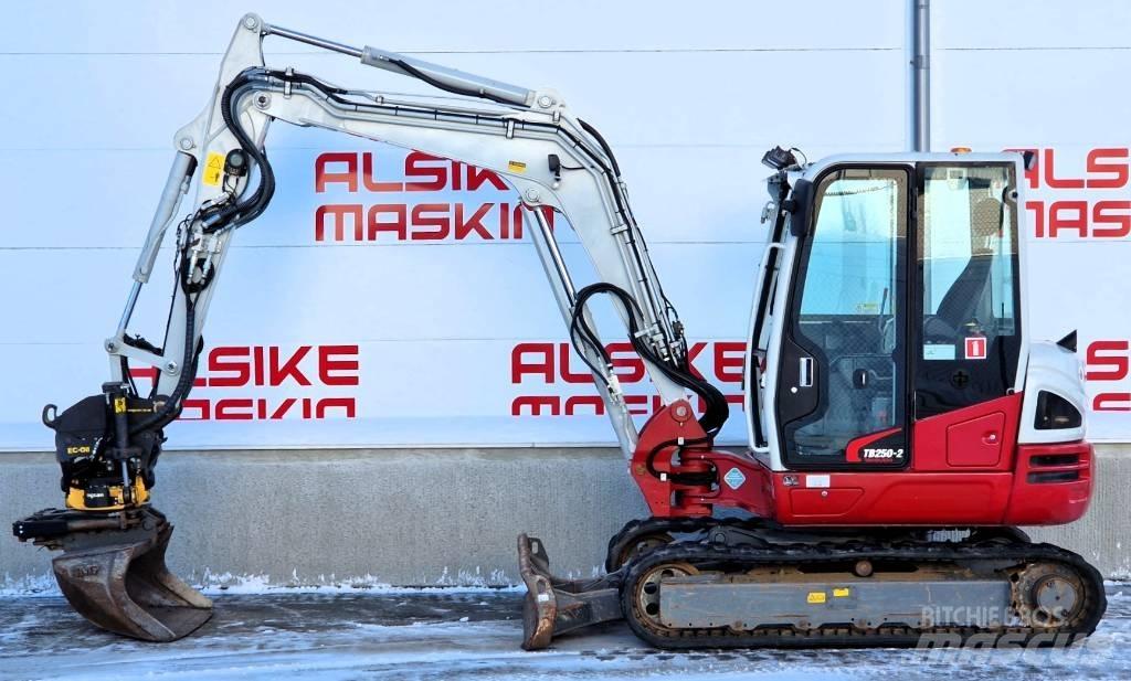 Takeuchi TB 250 Minigraafmachines < 7t
