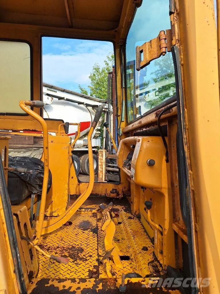 Komatsu D45-1 Rupsdozers