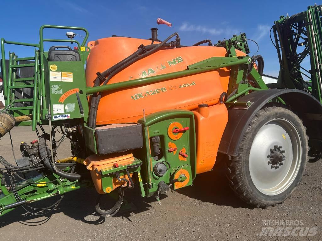 Amazone UX 4200 Getrokken spuitmachines