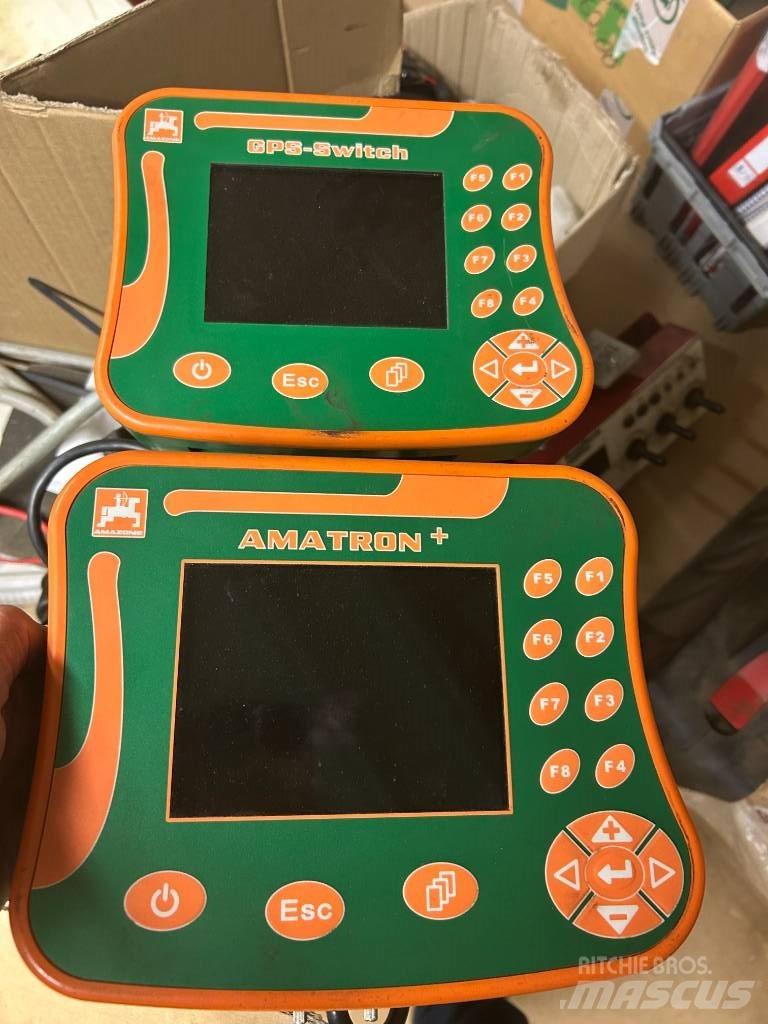 Amazone UX 4200 Getrokken spuitmachines