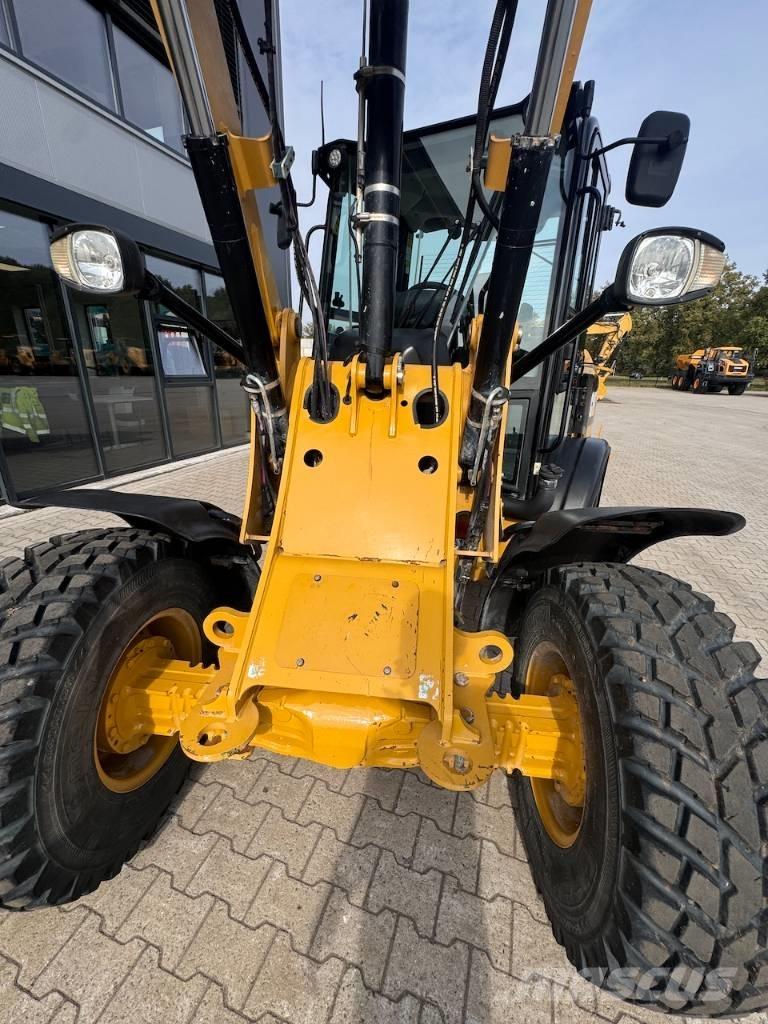 CAT 906M Wielladers