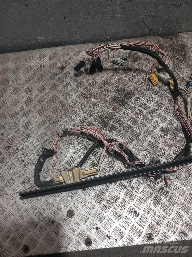MAN TGA  81626806122 Cabine en interieur