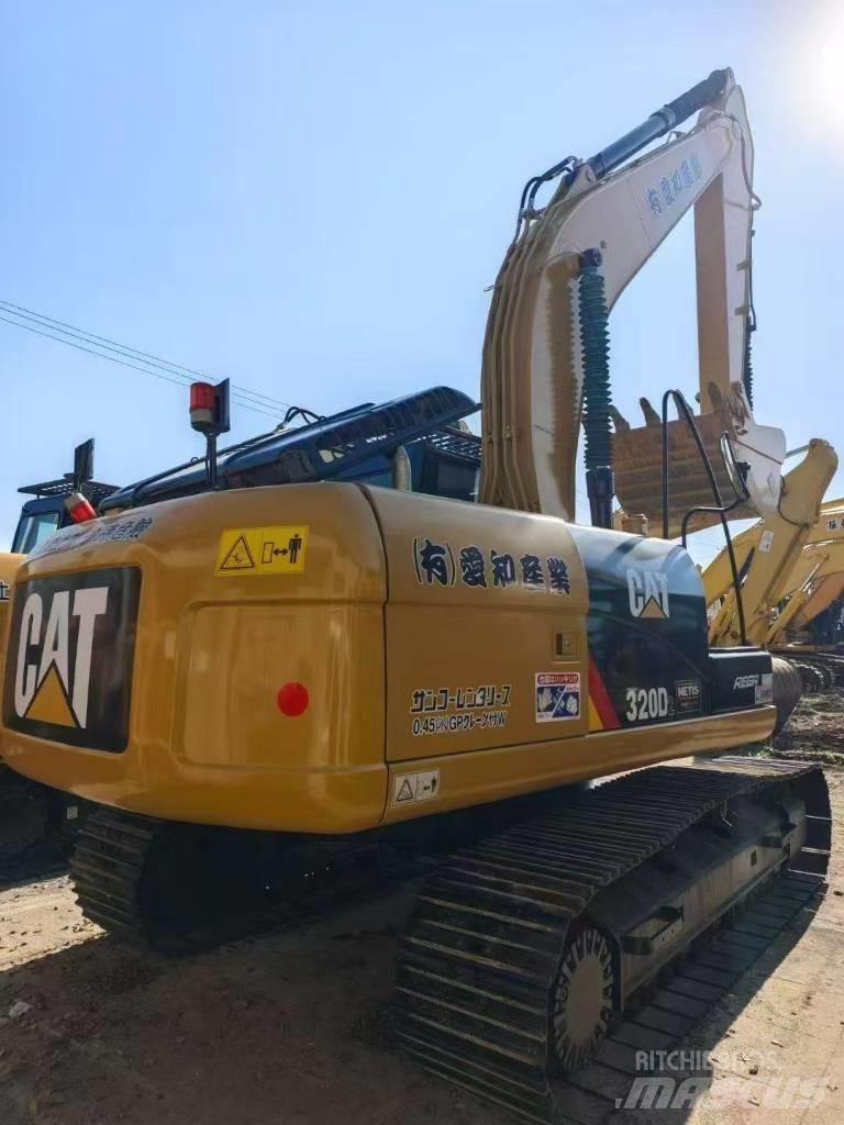 CAT 320 D Rupsgraafmachines
