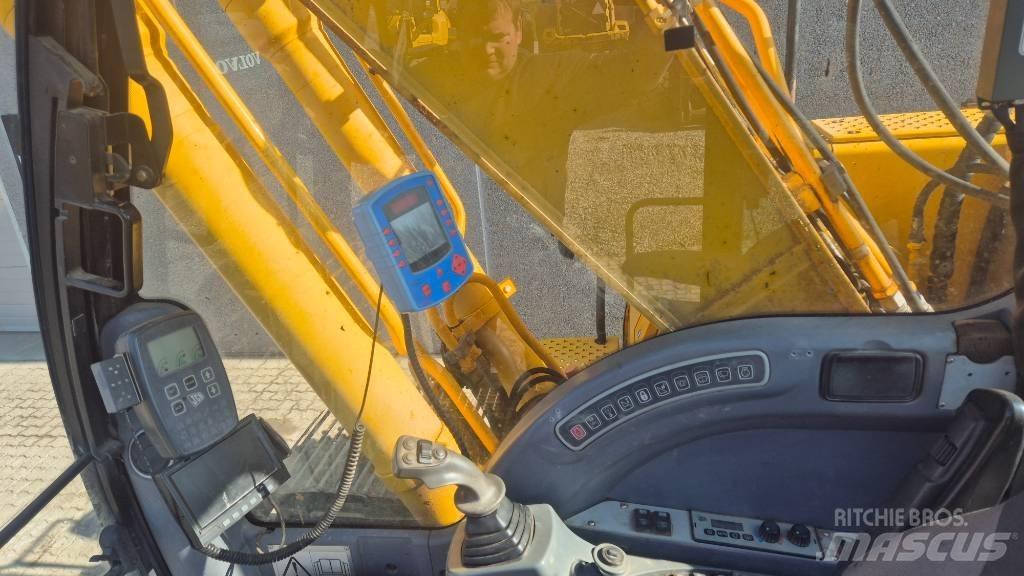 JCB JS 220 LC Rupsgraafmachines