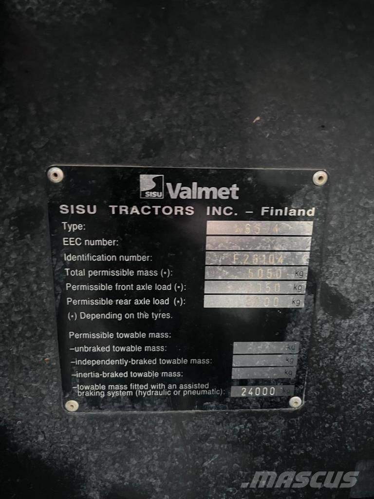 Sisu Valmet 665 Tractoren
