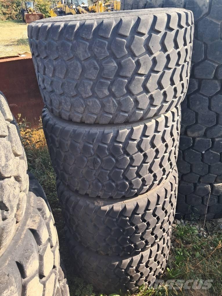 Aeolus 600/50R22.5 Banden, wielen en velgen