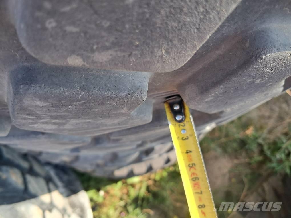 Aeolus 600/50R22.5 Banden, wielen en velgen