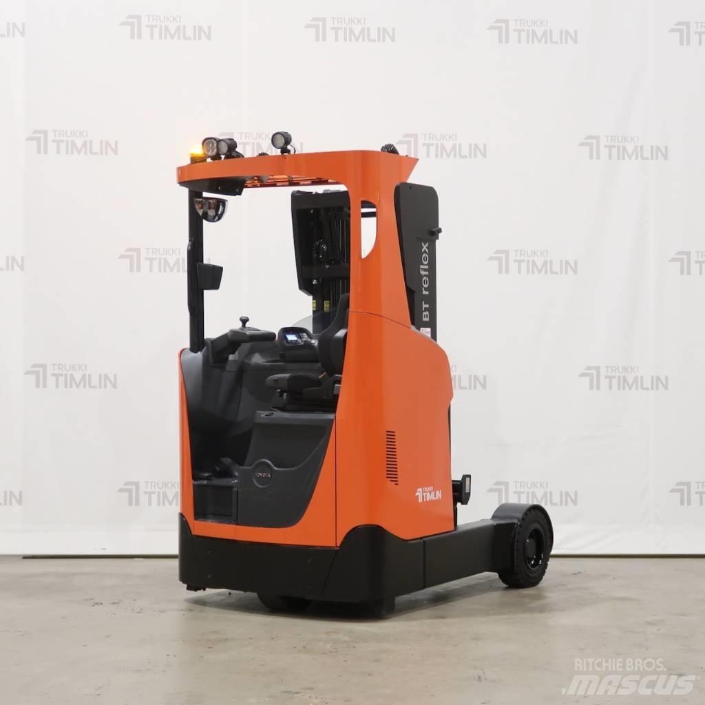 Toyota RRE160HR Reachtruck voor hoog niveau
