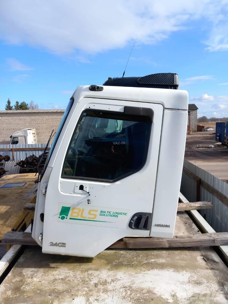 Renault Midlum 240 Cabine en interieur