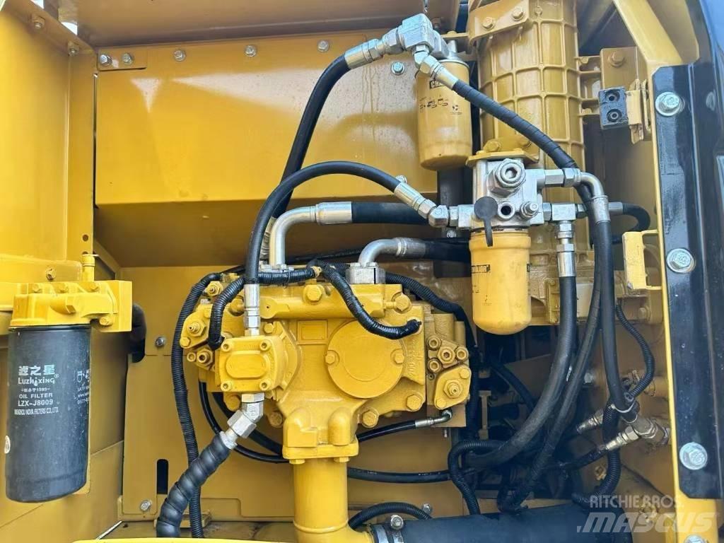 CAT 320 D Rupsgraafmachines