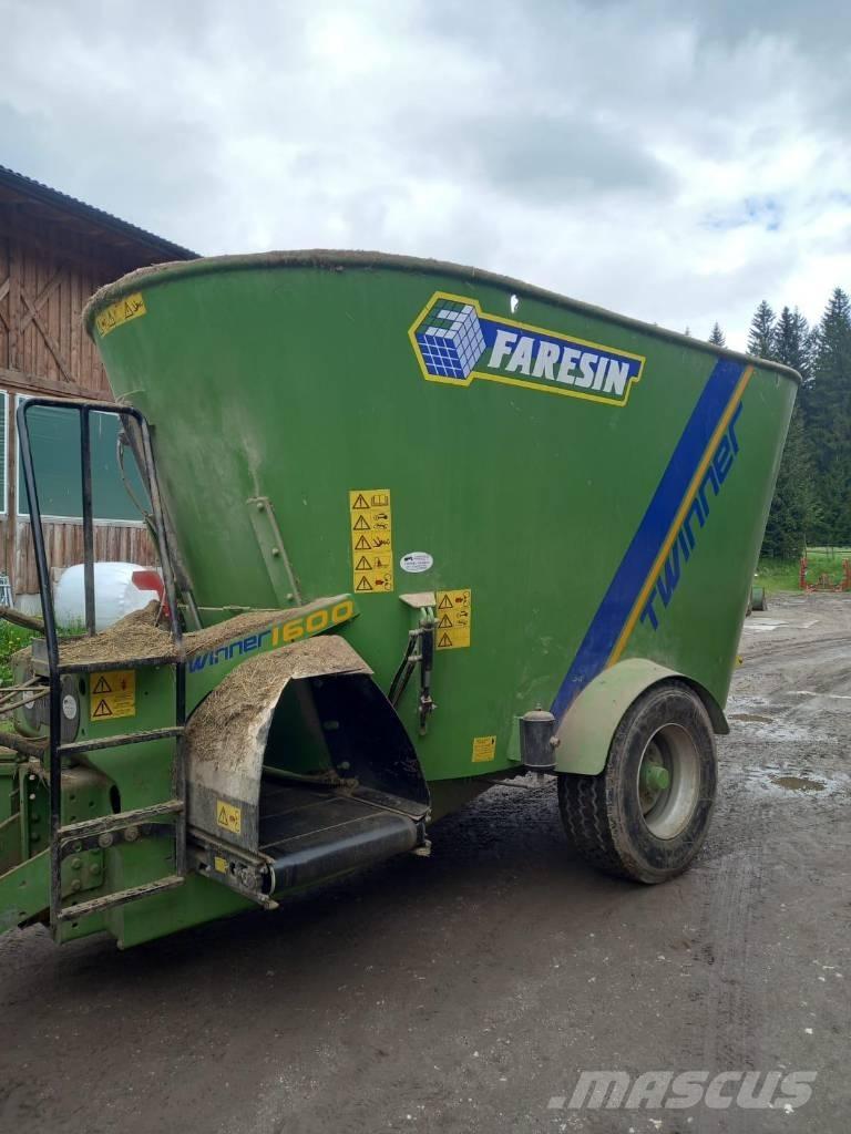 Faresin Twinner 16 Mengvoedermachines