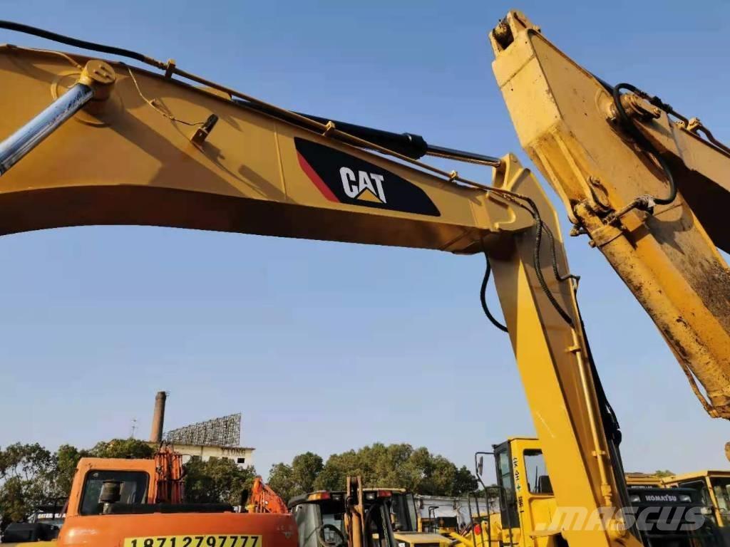 CAT 330 D Rupsgraafmachines