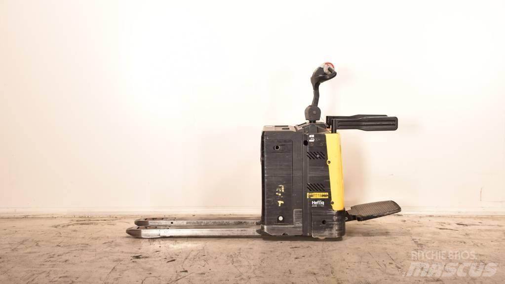 Hyster P 2.0 S Meerij pallettruck met platform