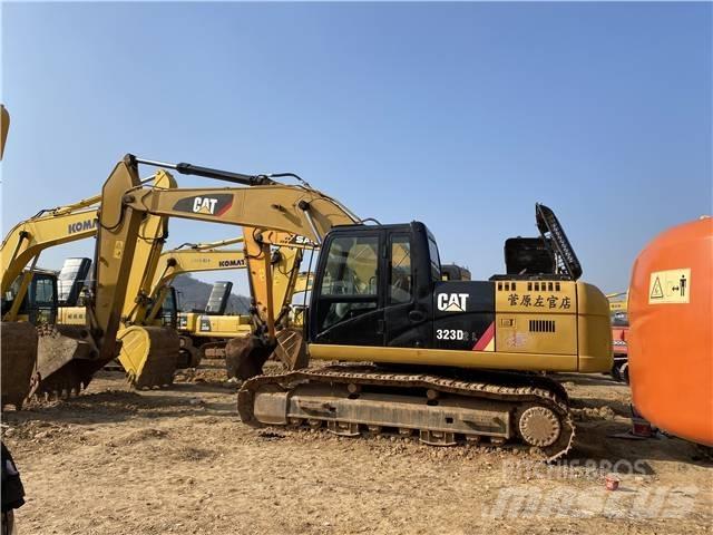 CAT 323D Rupsgraafmachines