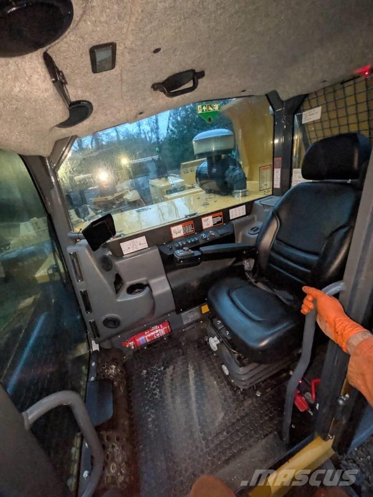 Bell TC11A Rupsdumpers