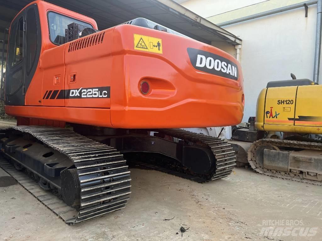 Doosan DX225LC Rupsgraafmachines