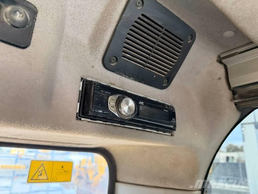 CAT 323D L Rupsgraafmachines