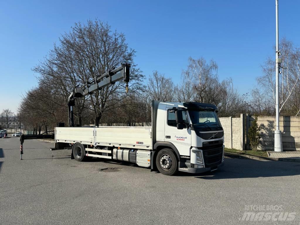 Volvo FM 420 Vlakke laadvloer met kraan