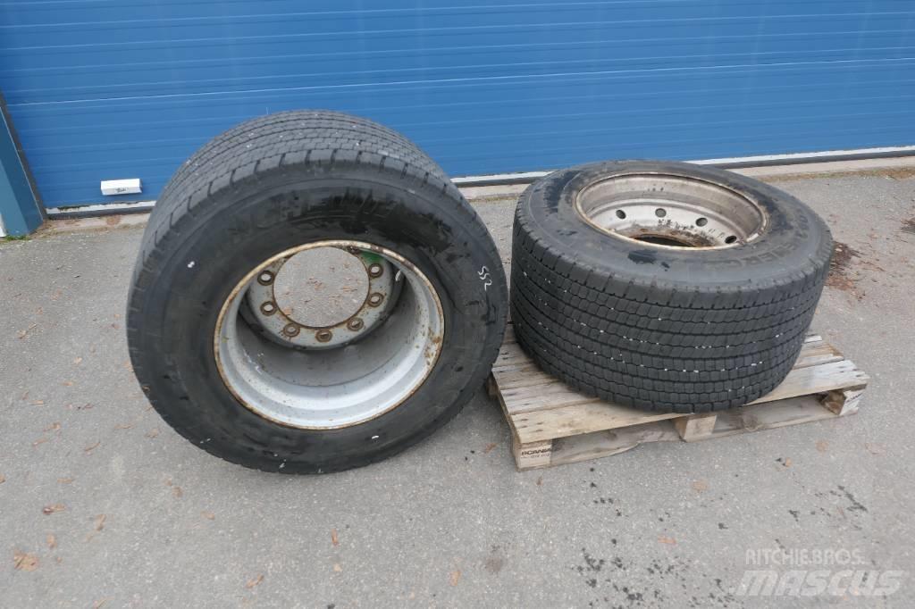 Michelin 495/45R22,5 Banden, wielen en velgen