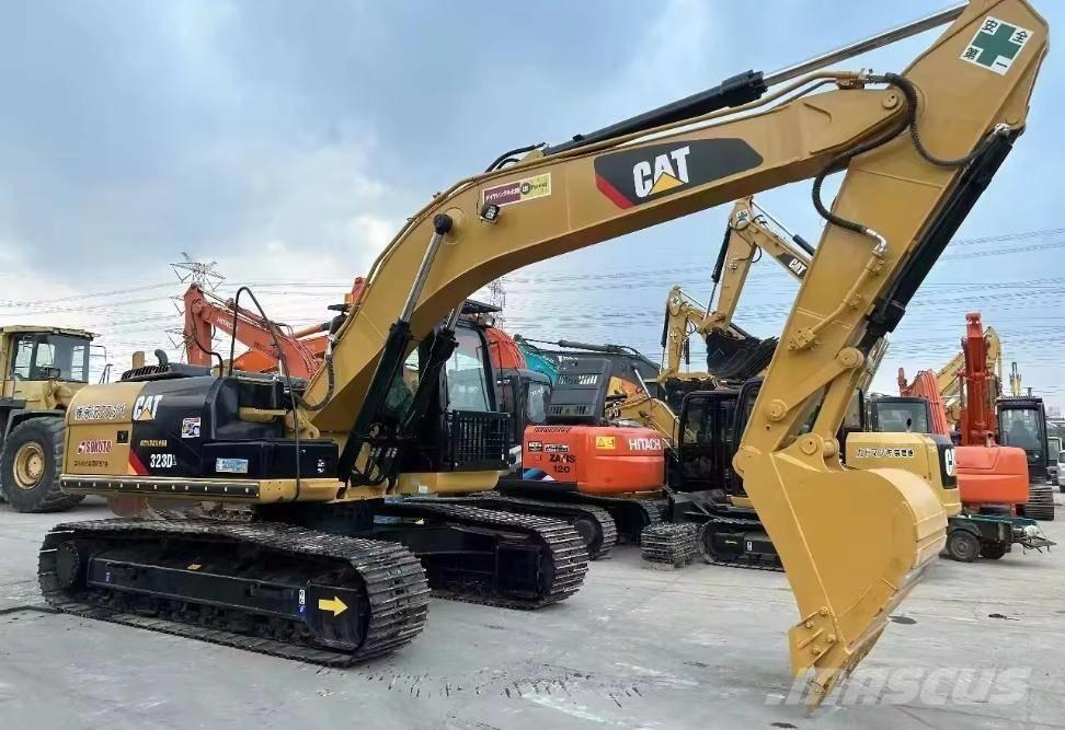 CAT 323 D Rupsgraafmachines