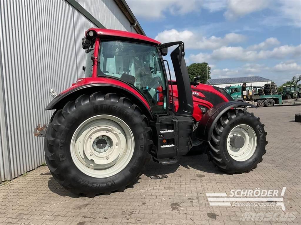 Valtra T 235 A Tractoren