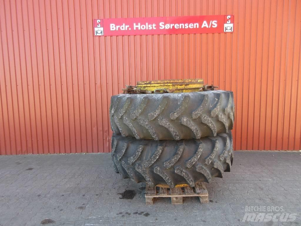 Firestone 20.8-38 Banden, wielen en velgen