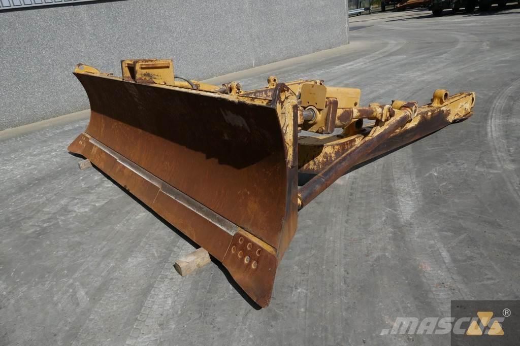 CAT D8T Blade Bladen