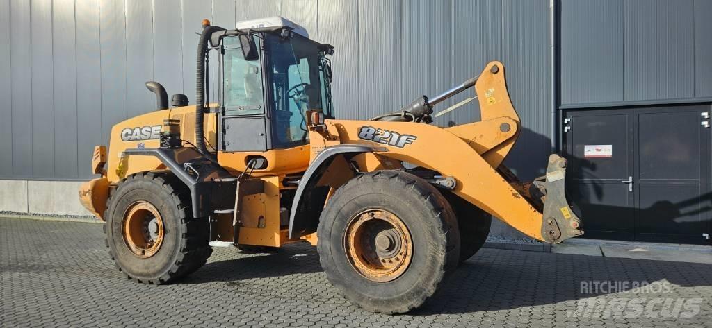 CASE 821 F Wielladers