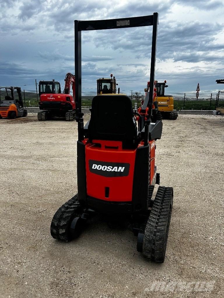 Doosan DX 10 Z Minigraafmachines < 7t