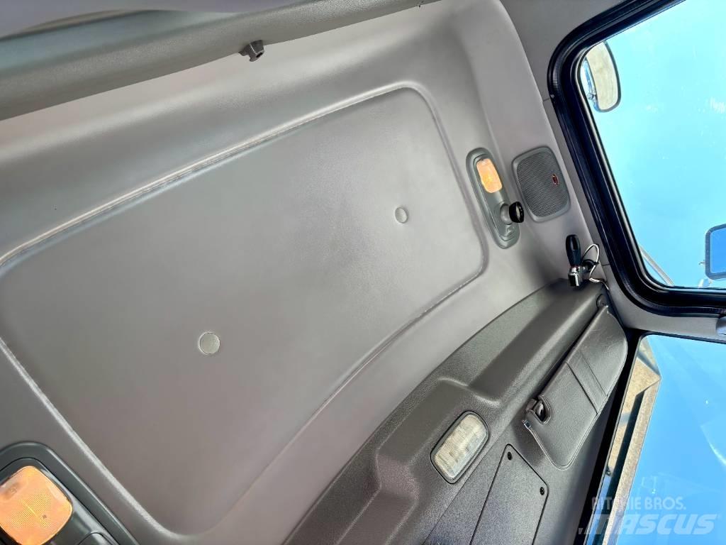 Peterbilt 365 Trekkers