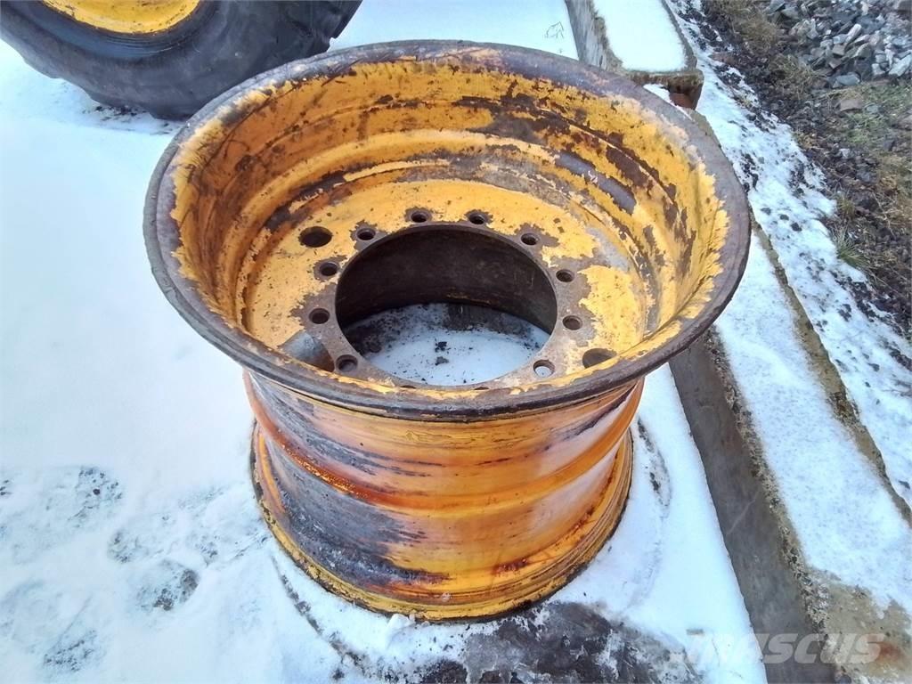 Rottne H20 24x30,5 Banden, wielen en velgen