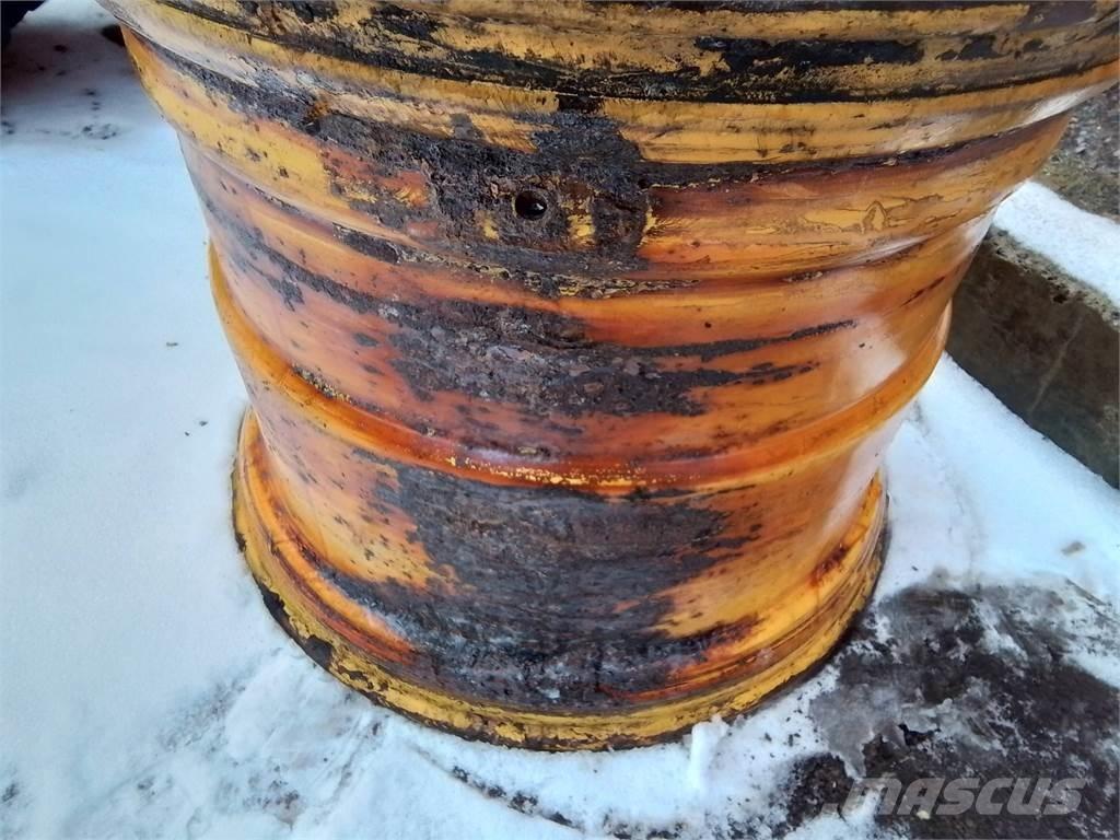 Rottne H20 24x30,5 Banden, wielen en velgen