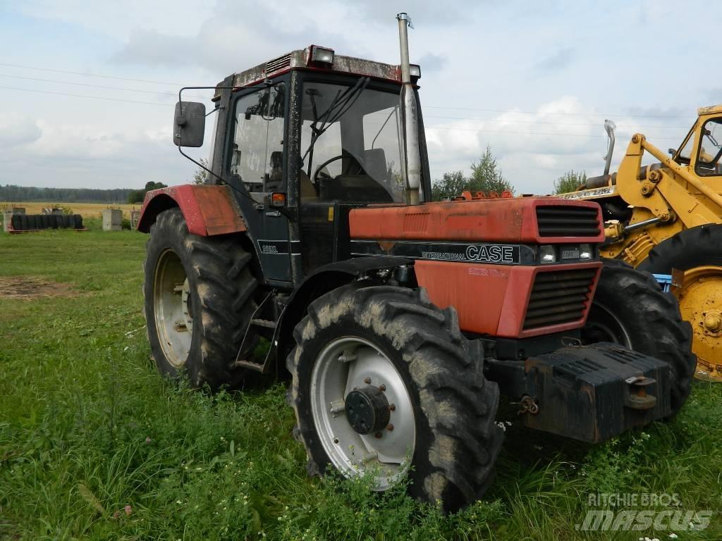 International 956 XL Tractoren