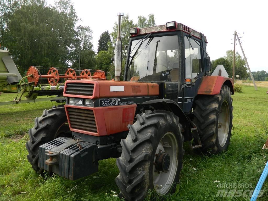 International 956 XL Tractoren
