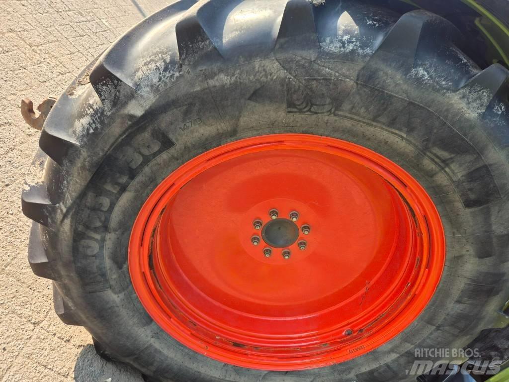 CLAAS Axos 340 Tractoren