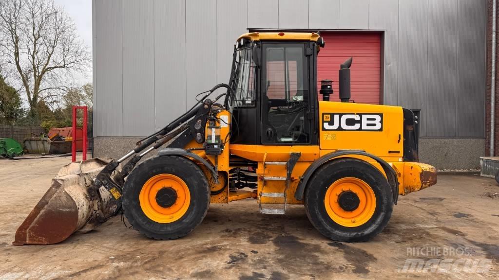 JCB 411 Wielladers