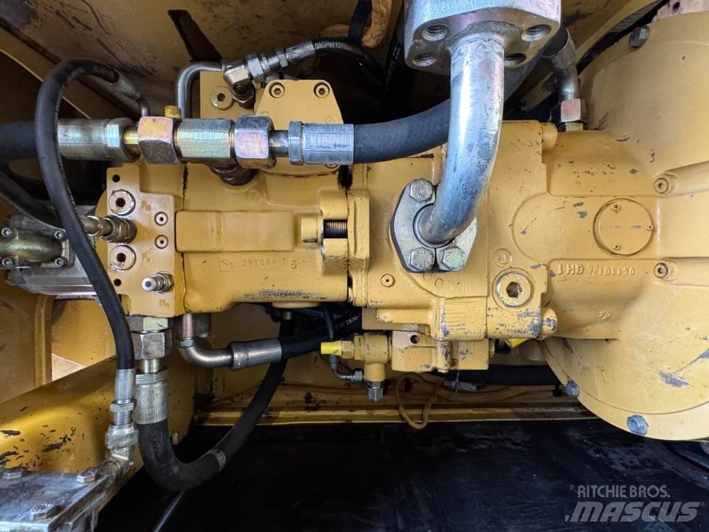 CAT M 318 C Wielgraafmachines