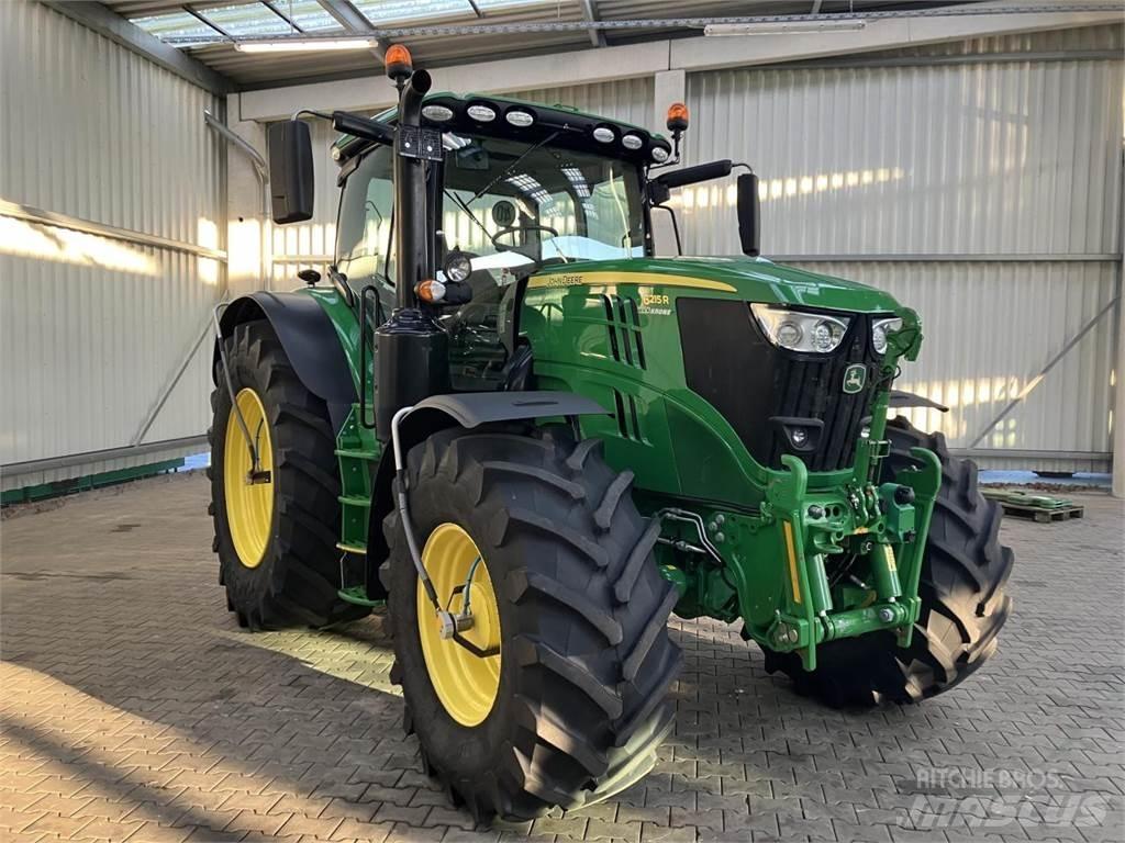 John Deere 6215R Tractoren