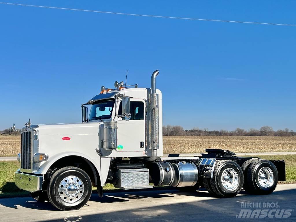 Peterbilt 389 Trekkers