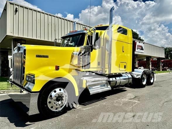 Kenworth W900 Trekkers