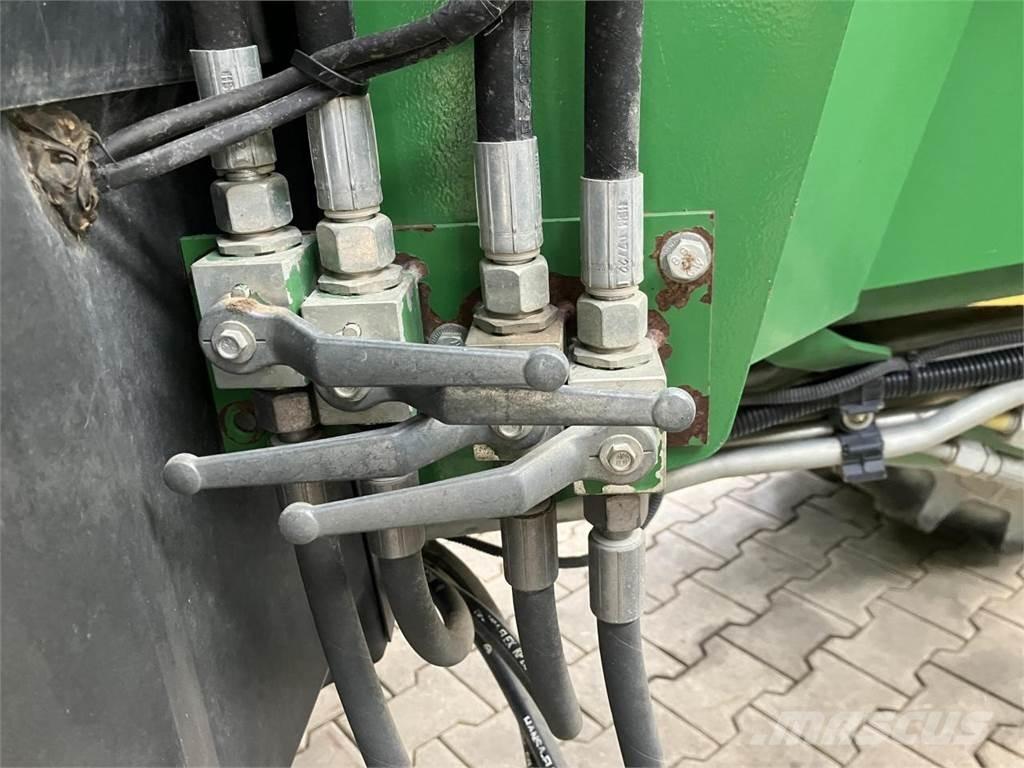 John Deere 6155R Tractoren